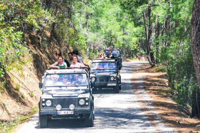 Hotel Pupin Novi Sad Bagian luar foto Jeeps on the island of Brač